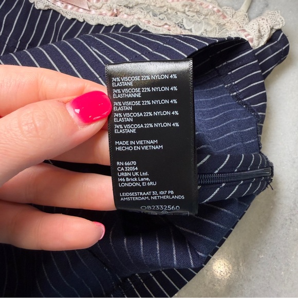 NWT Kimchi Blue Lexi Pinstripe Lace Trim + Bow Detail Cami Urban Outfitters - Picture 12 of 12